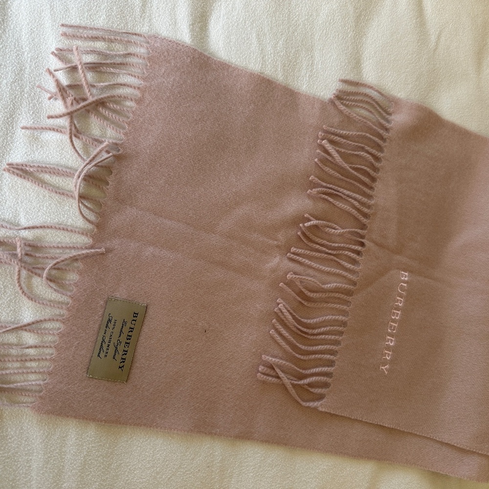 Burberry 100% cashmere scarf - light pink